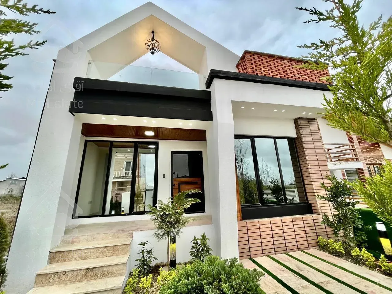 همکف مدرن. ۹۰ متری. شهرکی.