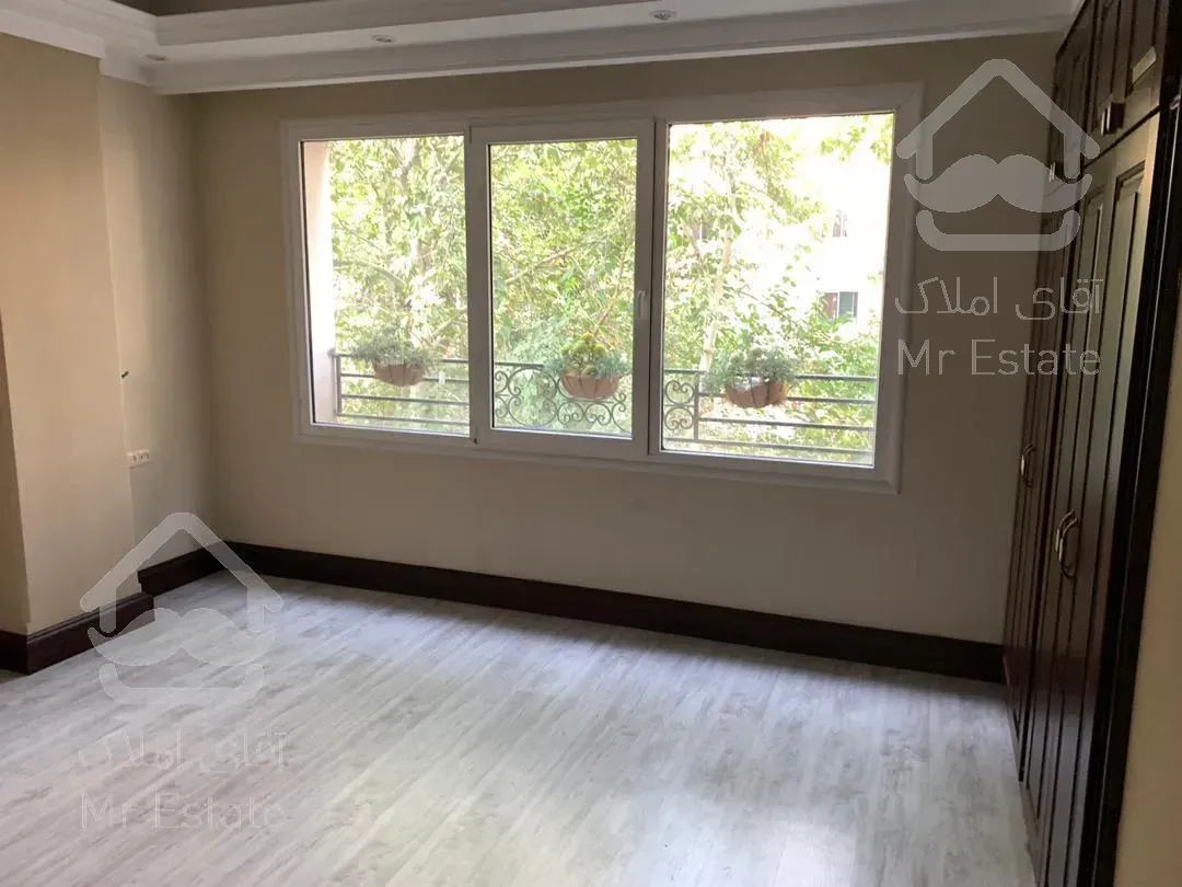 ۹۲متر موقعیت اداری صادقیه