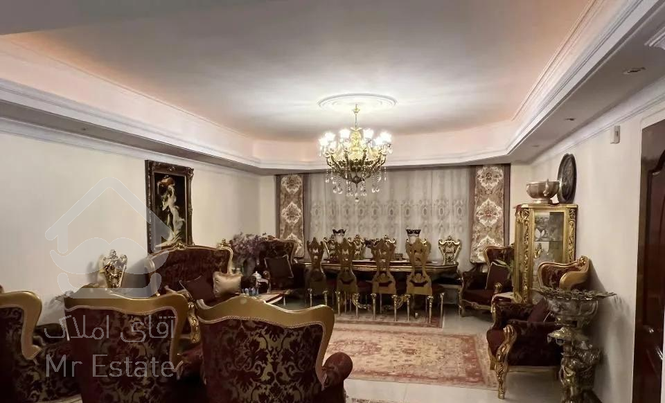 لارستان ۱۳۵ متر ۳ خواب فول امکانات