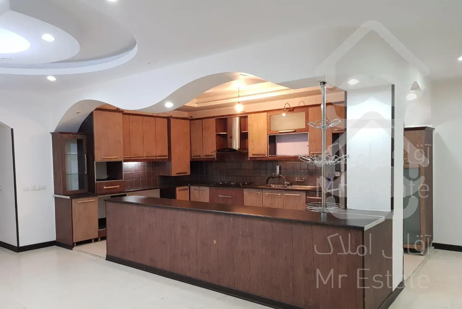 اپارتمان،۱۴۰ متر،تعداد اتاق۲ خواب