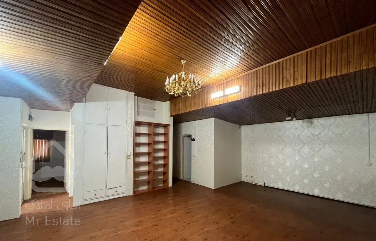 ویلایی حیاط دار ۲۰۰ متری/شهرک قدس /فلکه گاز