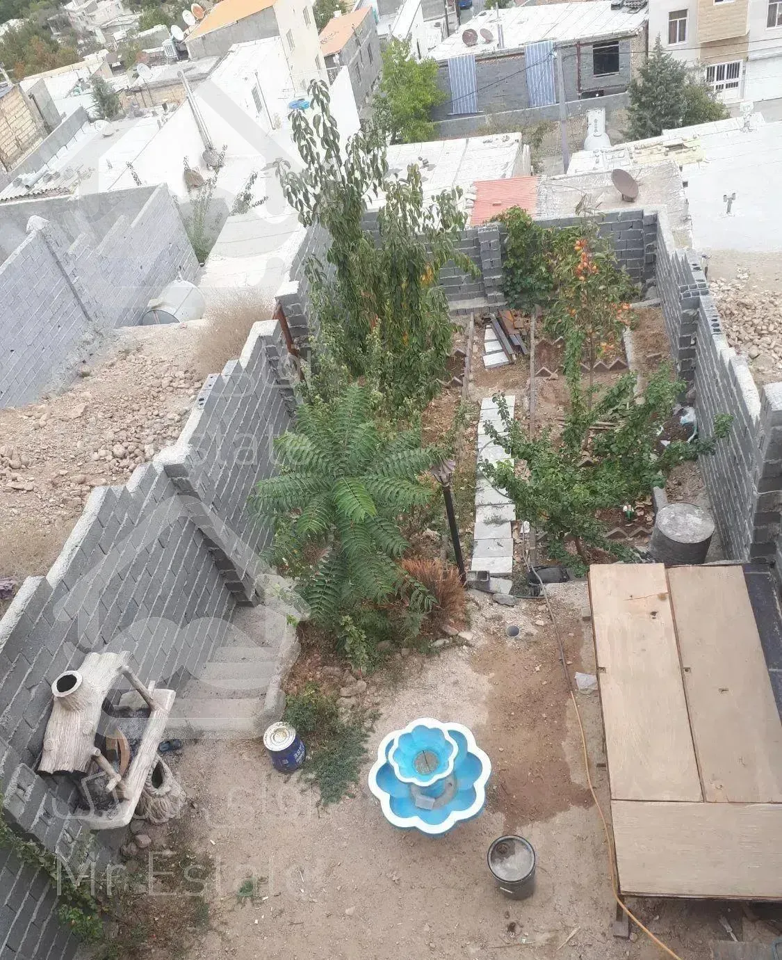 سه طبقه خونه مسکونی