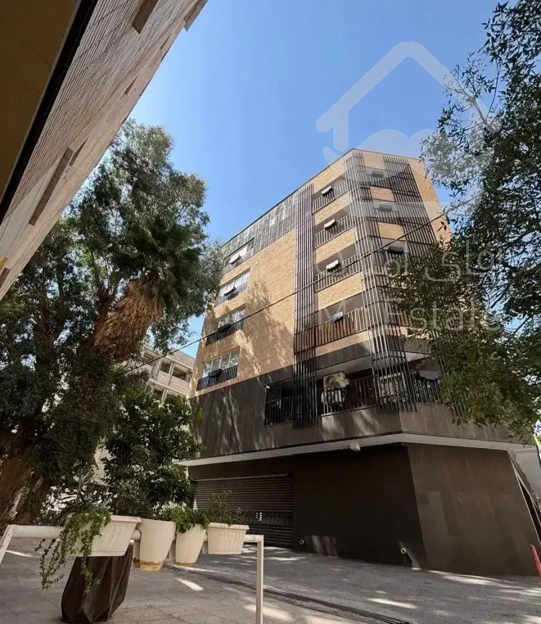 ۱۳۲متر\سندملکی\نورگیر دوبر و مستقیم\کم واحدوخلوت