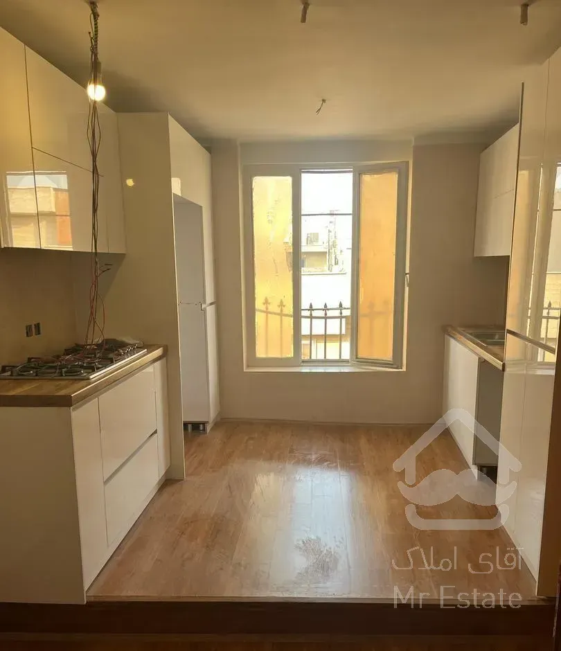 ۵۰متر/جمهوری/یک ساله/آسانسور دار