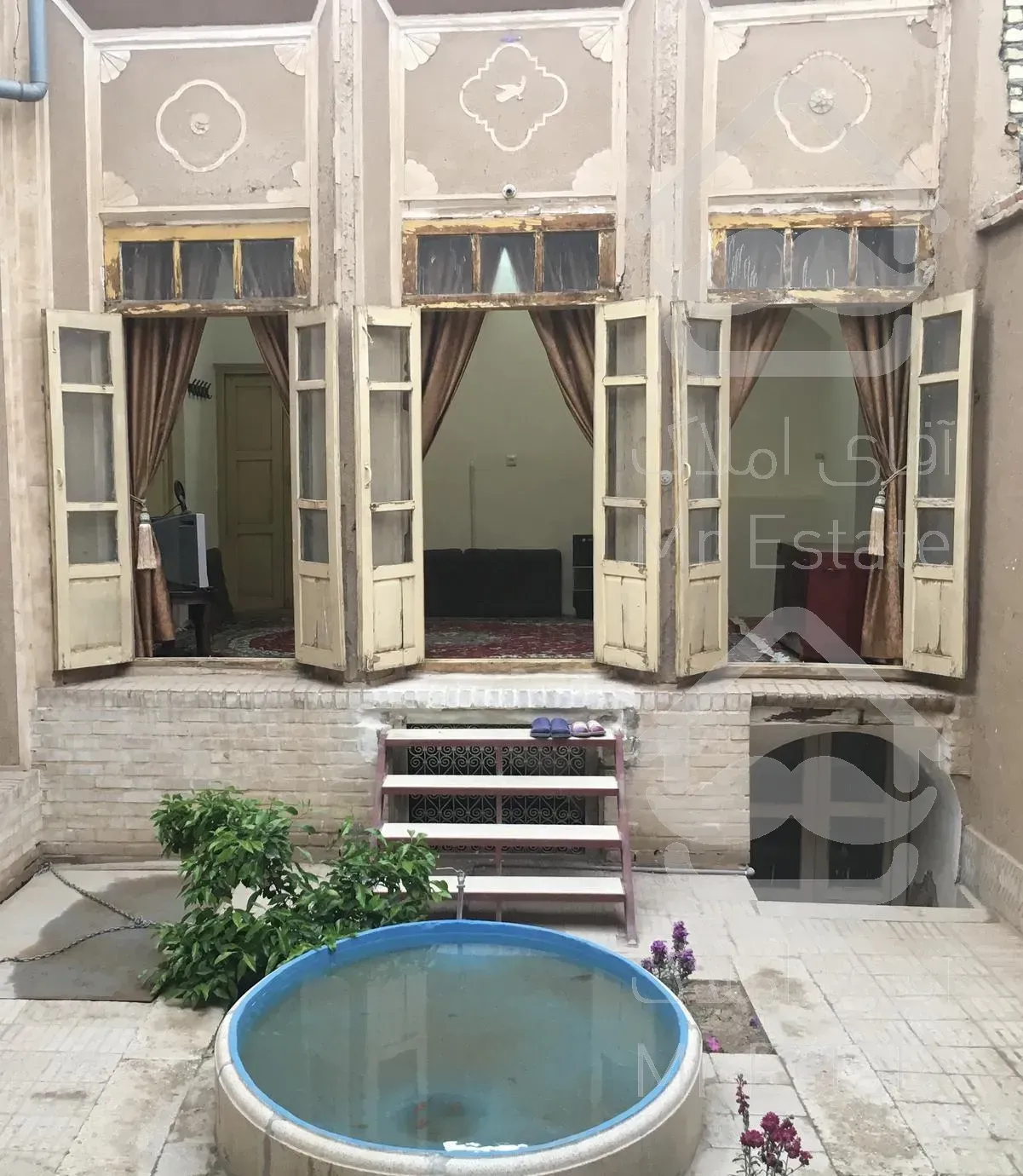 سوییت سنتی جنب بازارخان