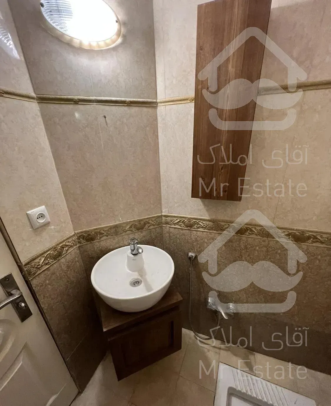 خ فرجام بلوار اردیبهشت ۸۱ متر (ویلایی)