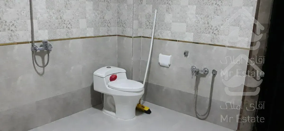 واحد یک خوابه با تراس آلاچیق دار