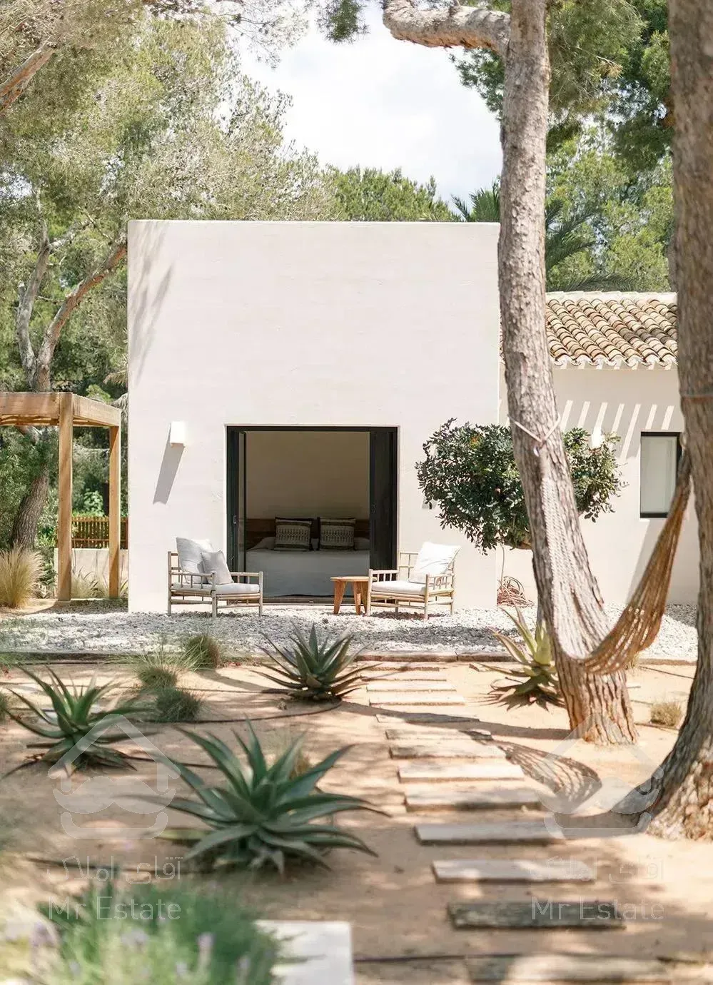 آپارتمان 100 متری / 2 خواب / شیک و تمیز