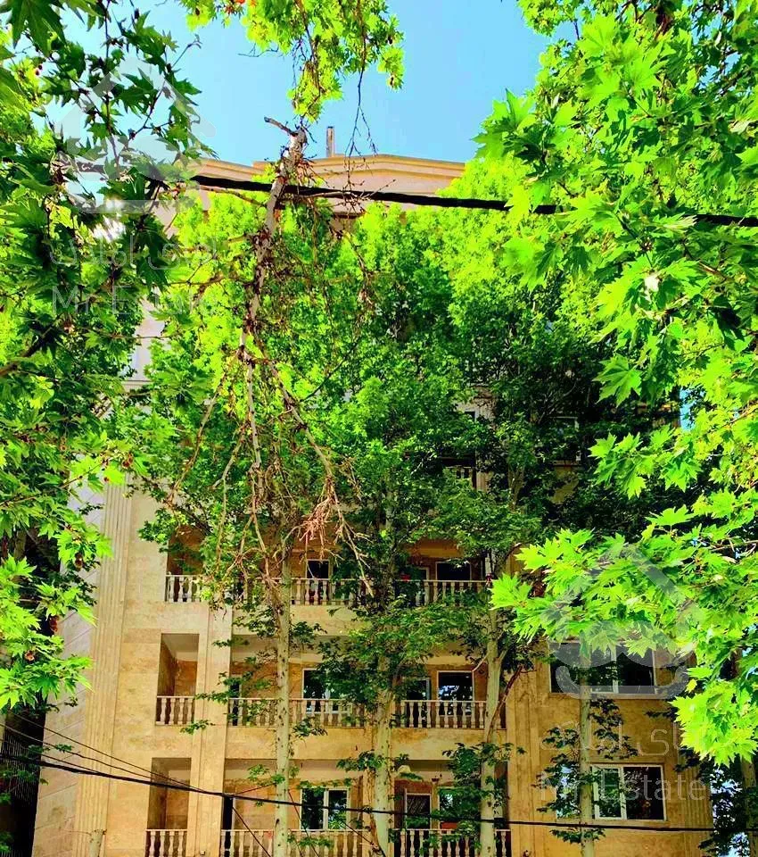 فروش آپارتمان ۹۸ متری،کلید نخورده نزدیک مترو