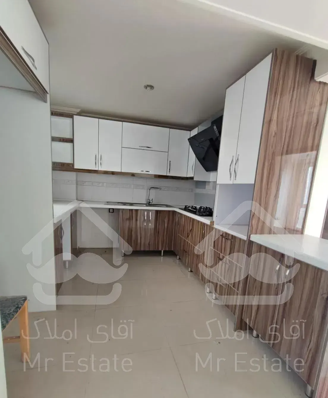 ۱۰۰ متر*دو پارکینگ*جنوبی*بدون شارژ ماهیانه