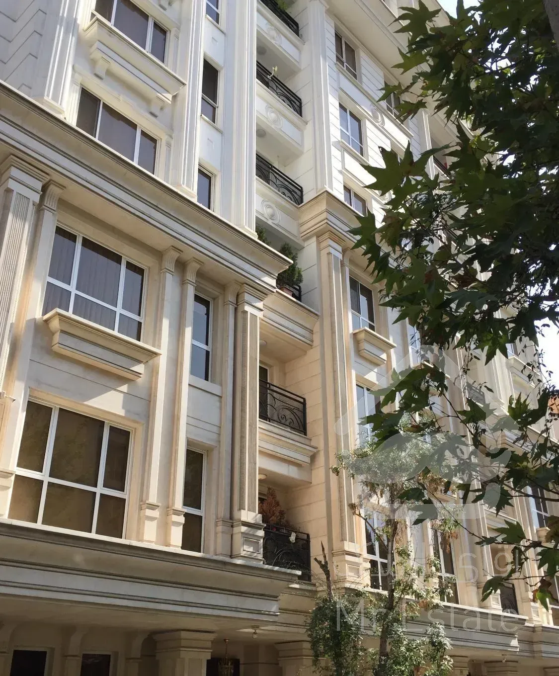 اپارتمان ۱۷۰ متری با مشاعات