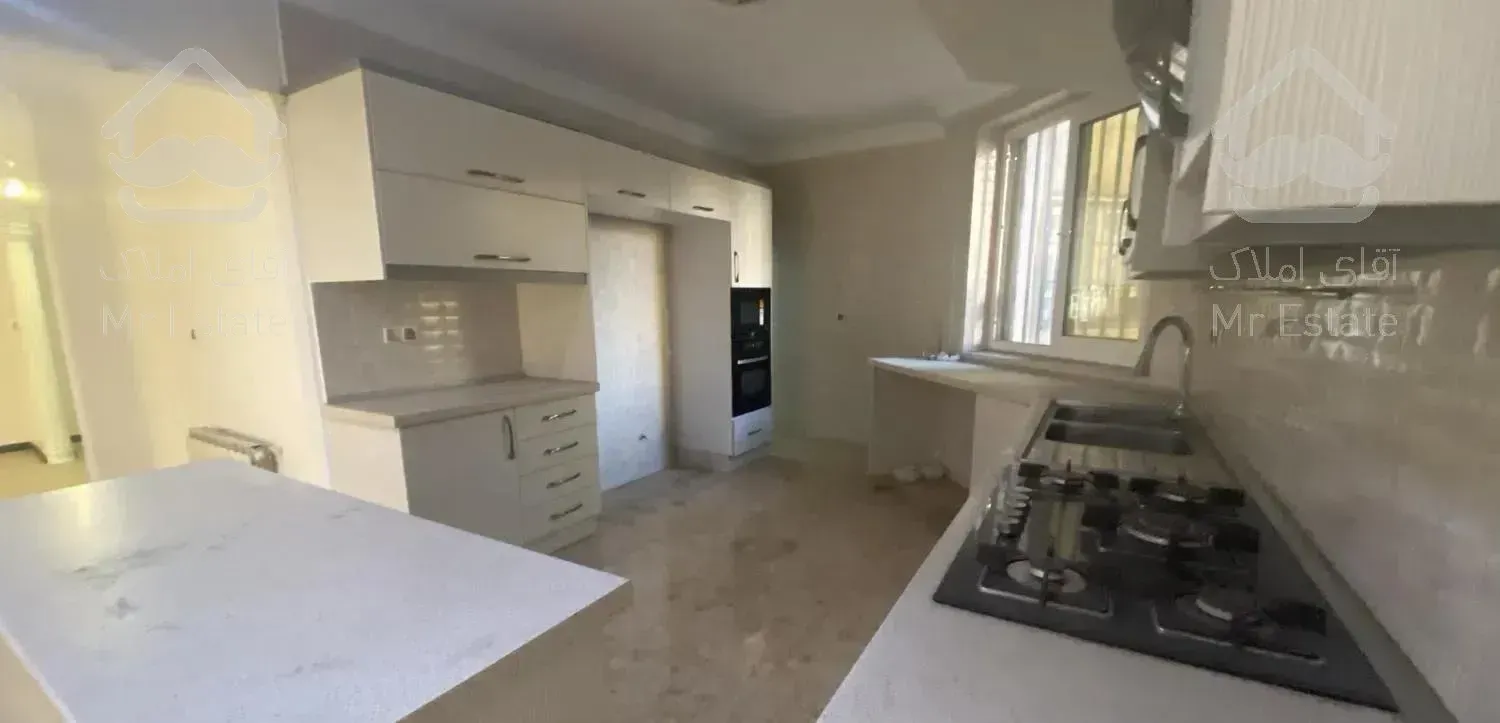 تاپ لوکیشن ازگل،۱۸۷متر،سه خواب، سرایدار،٣انباری