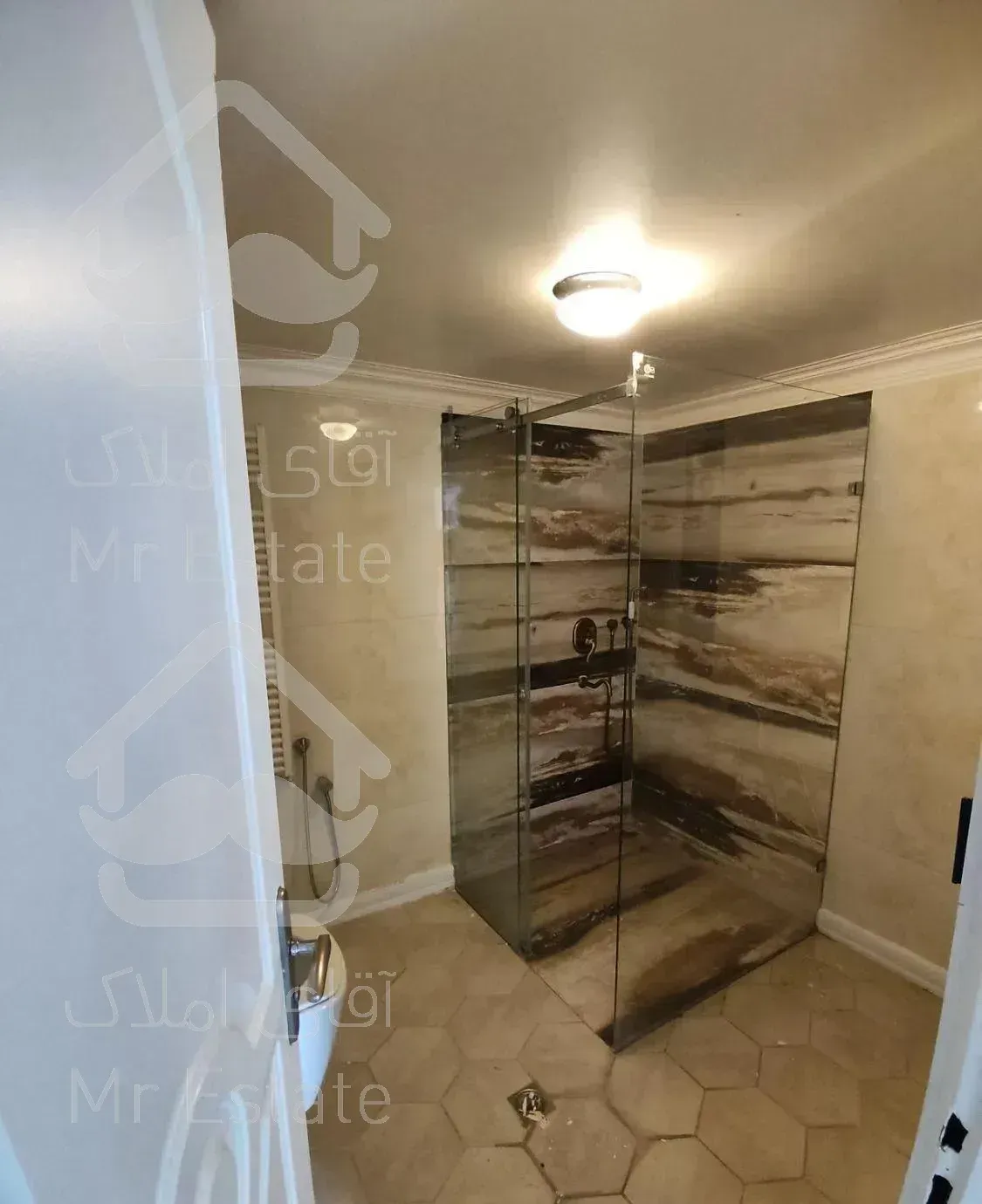 230 متر پاسداران نوسازی شده