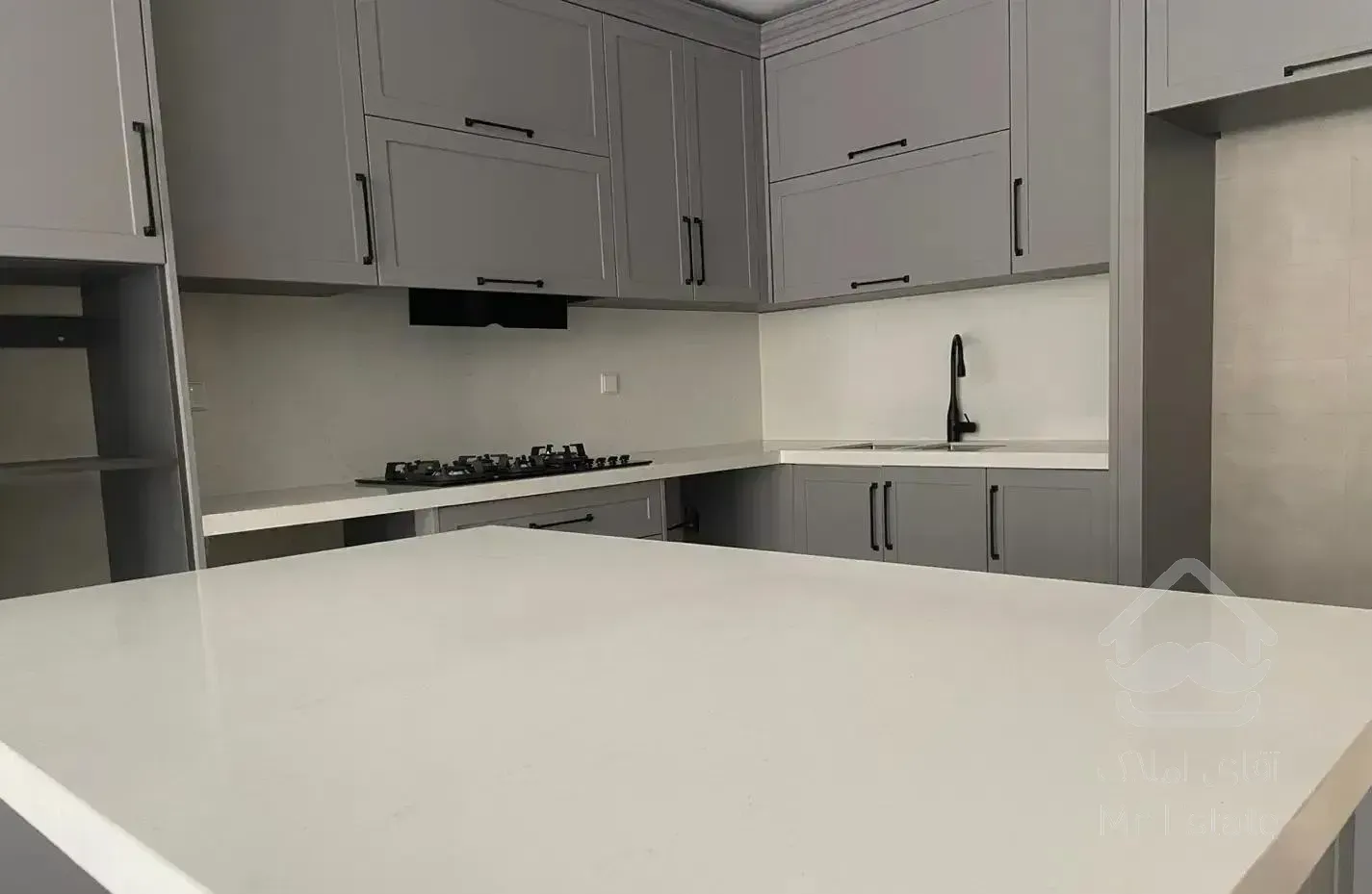 ظفر ۱۲۵ متر ۲ خواب مستر نوسازی شده