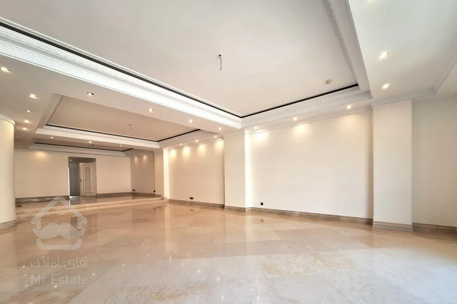 ۲۶۰ متر / ۲ پارکینگ سندی / لوکیشن الف/ ب/ ج