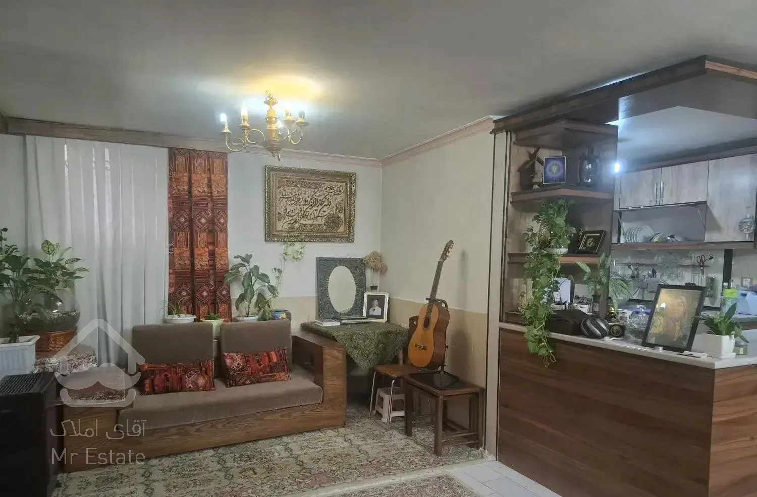 آپارتمان 71متری با 40متر حیاط اختصاصی خیابان بنایی