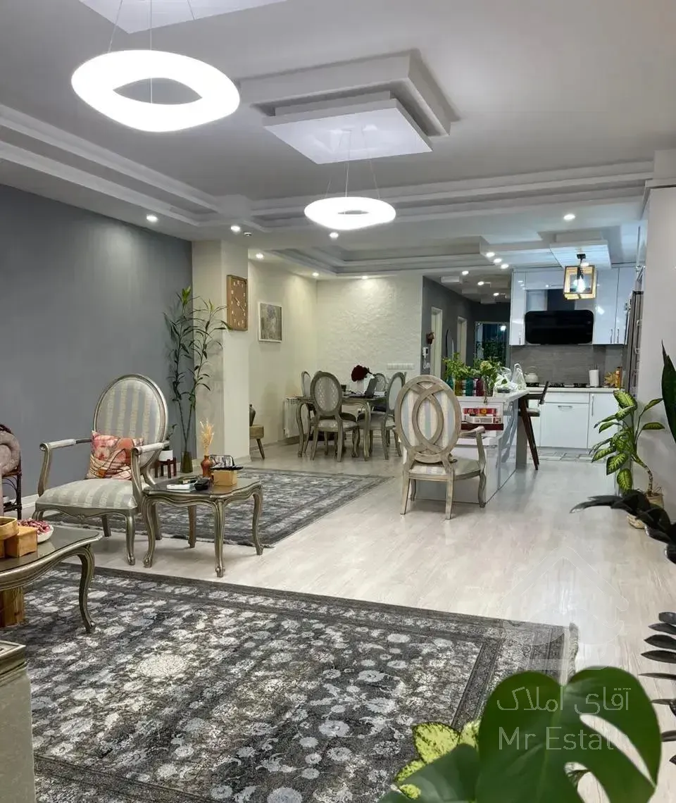 فروش آپارتمان ۱۲۱ متری دوخواب بلوارگیلان ۲۰ متری