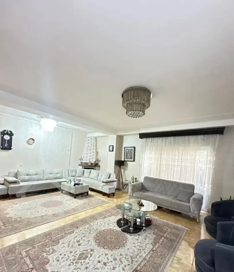 فروش آپارتمان 105متری / طبقه اول / خیابان جمهوری