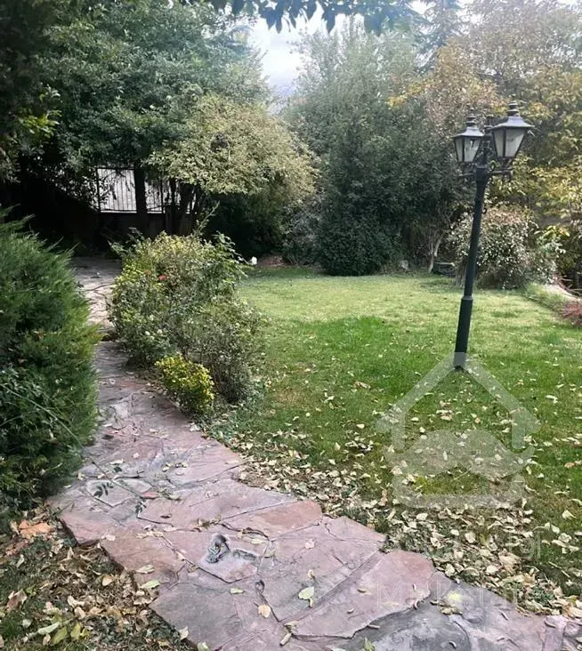 ویلای دنج ۱۰۰۰ متری لوکیشن بی نظیر