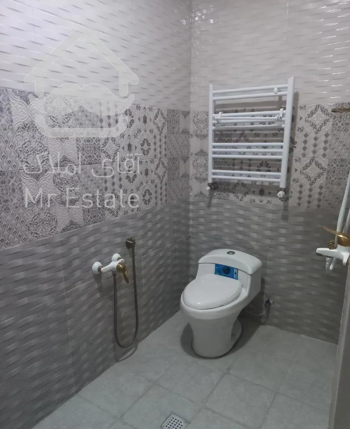 آپارتمان ۱۲۰ متری در صفا شرقی