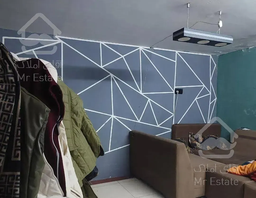 سوییت 3 پله به پایین نورگیر  حیاط دار