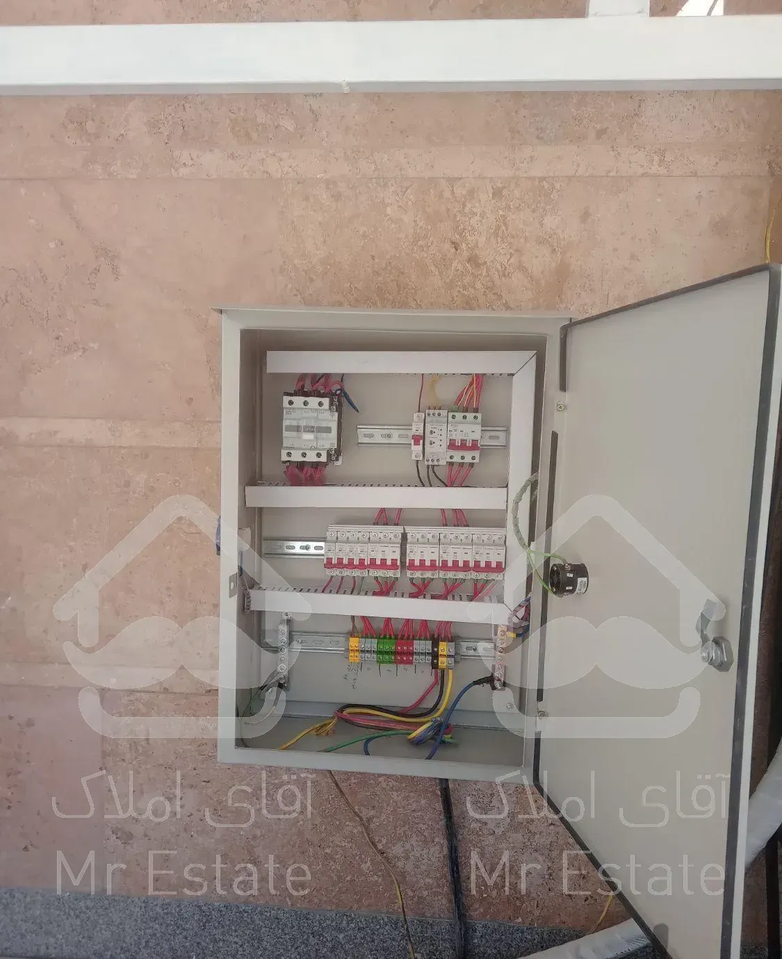 برقکار سیار فروش و نصب انواع دوربین مدار بسته