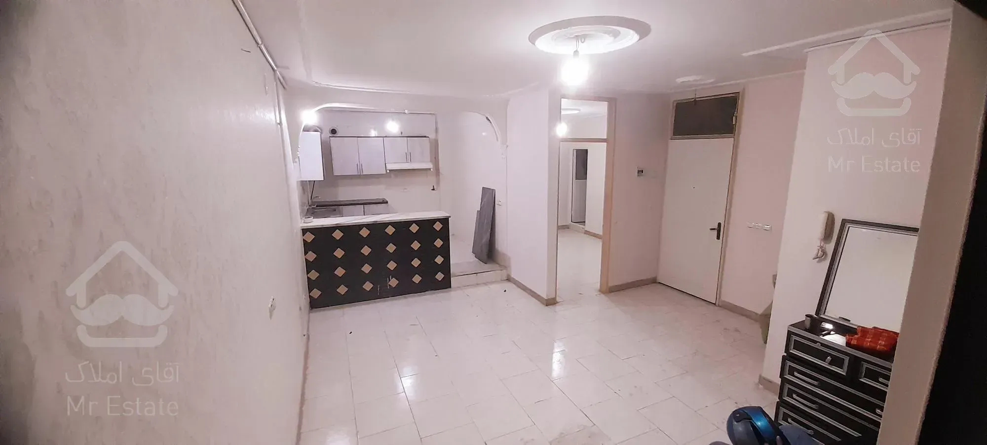 واحد ۷۰ متر تمیز غرق نور