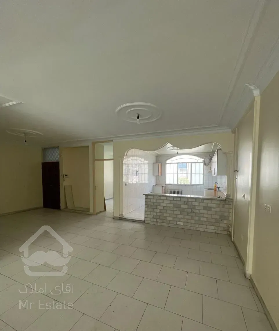 ۱۲۵ متری ۲ خواب طبقه دو و نیم با پارکینگ تهرانشرق