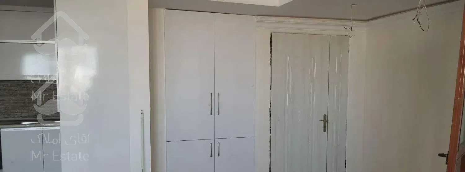 ۱۰۰ متر فول نزدیک حاشیه وکیل اباد اقبال ۵