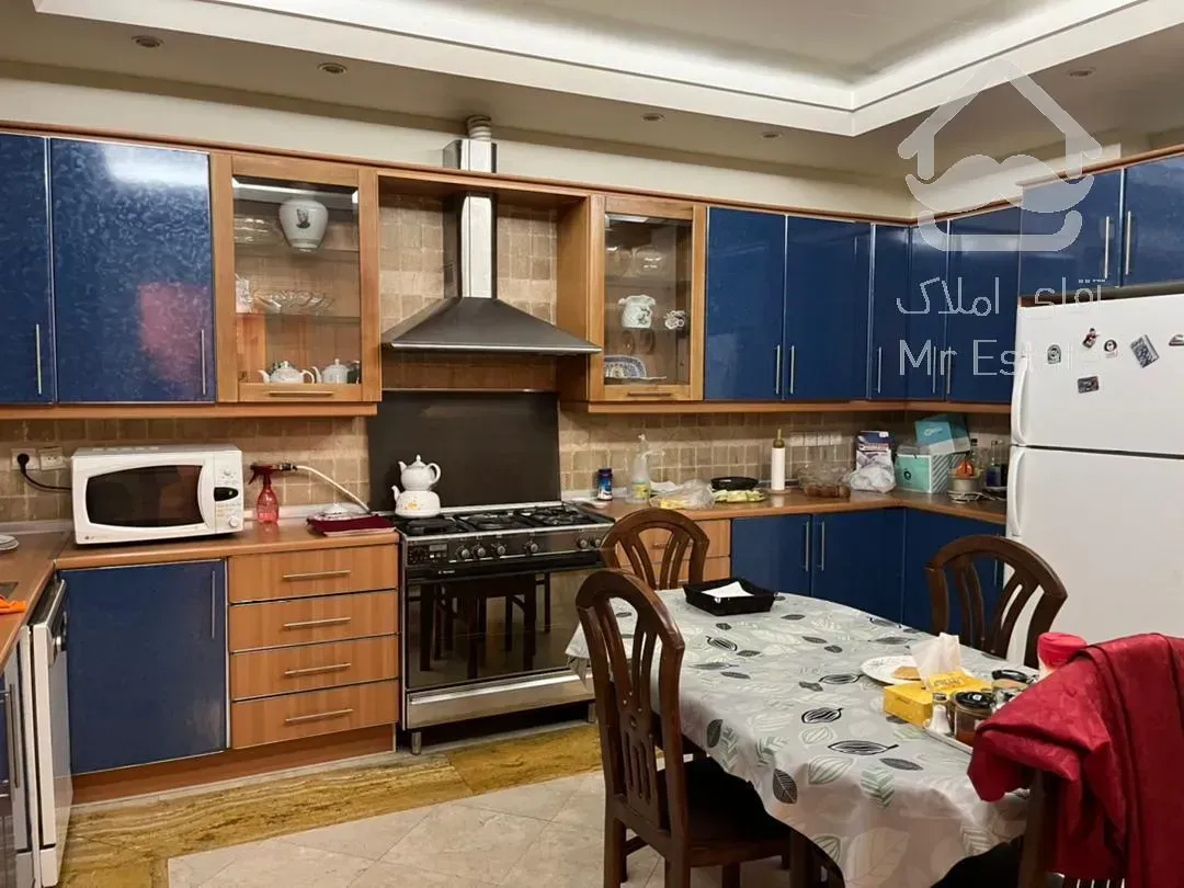 اجاره و رهن آپارتمان محمودیه 205  متر شیک