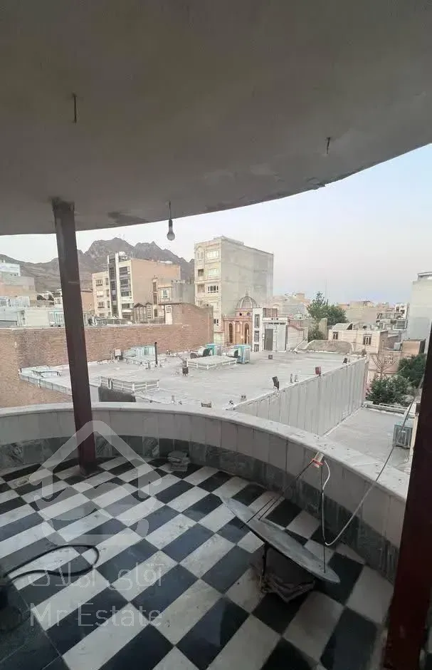 آپارتمان تک واحدی فازدوکیو جلوی خ اداره ثبت اسناد