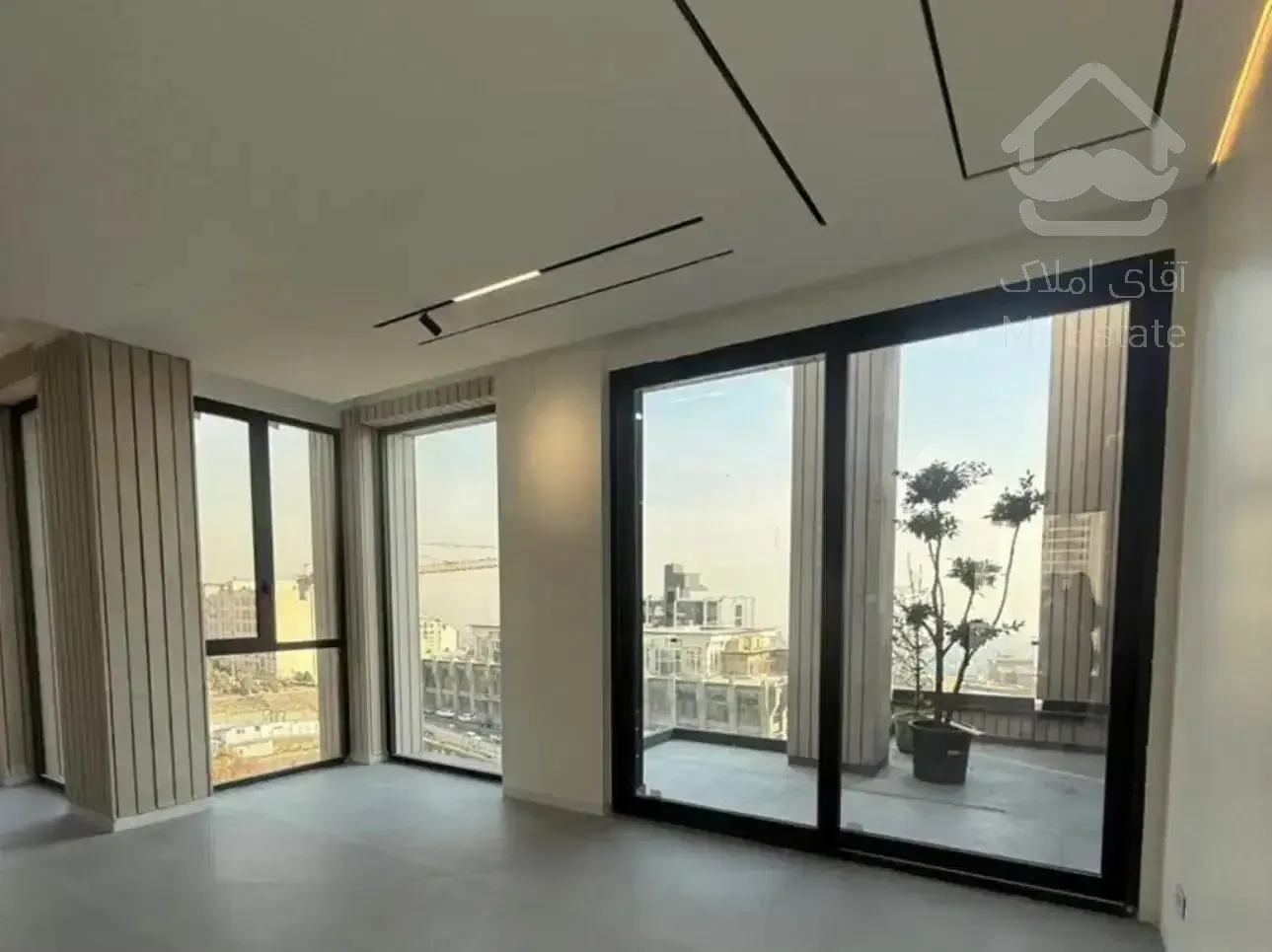 ۲۲۰ متر / فرمانیه غربی/ تکواحدی/ تراس گاردن/ مدرن