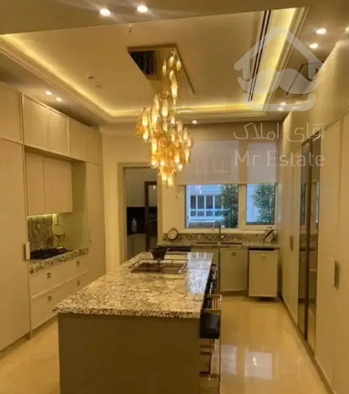 پاسداران  ۲۲۰متر تکواحدی با ۵ پارکینگ سندی باکس