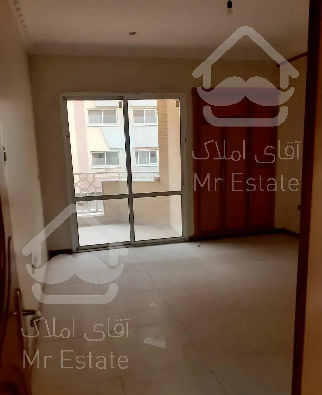 آپارتمان ۳۰۲ متر ۴ خواب طبقه ۳ بلوار آینه خانه