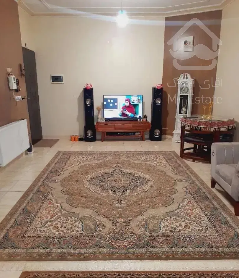 ۷۵متری/۲ خوابه /فول امکانات خوش نقشه سالن نورگیر