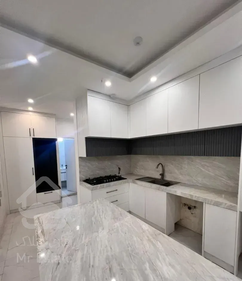 ۷۷متر/اسانسور/سامانیه/زیر صارمی