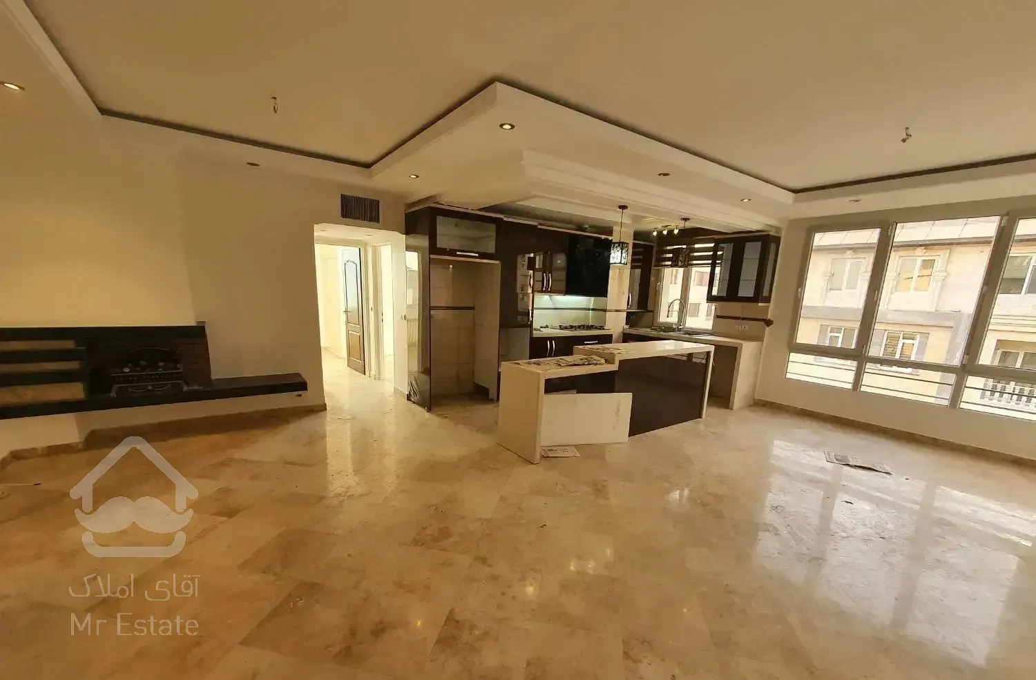 ۱۰۰ متر آکواریوم