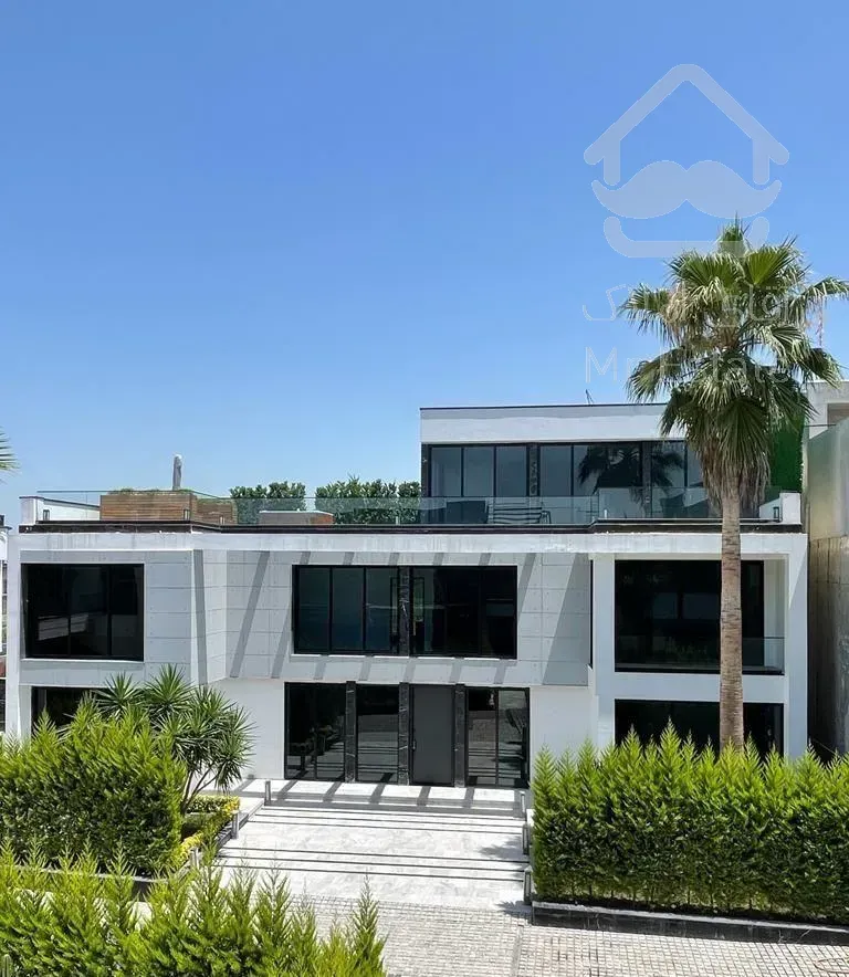 خانه ایرانی/استخر داخلی/شهرک با نگهبانی/سند/