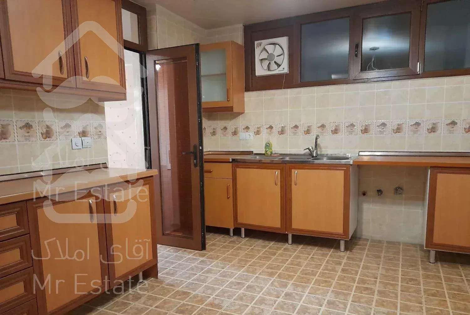 آپارتمان ۲۳۰ متر تکواحدی ۳ خوابه آرژانتین غرق نور