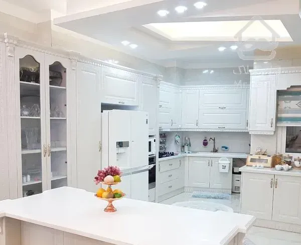 اپارتمان ۳خوابه بر خیابان اصلی راه اهن کلید نخورده