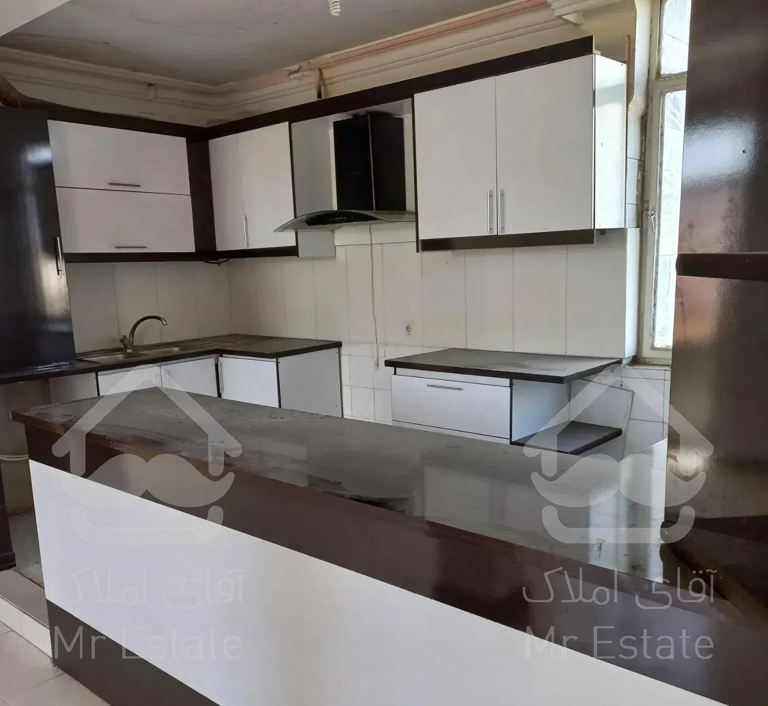 آپارتمان/بعثت/بازسازی شده