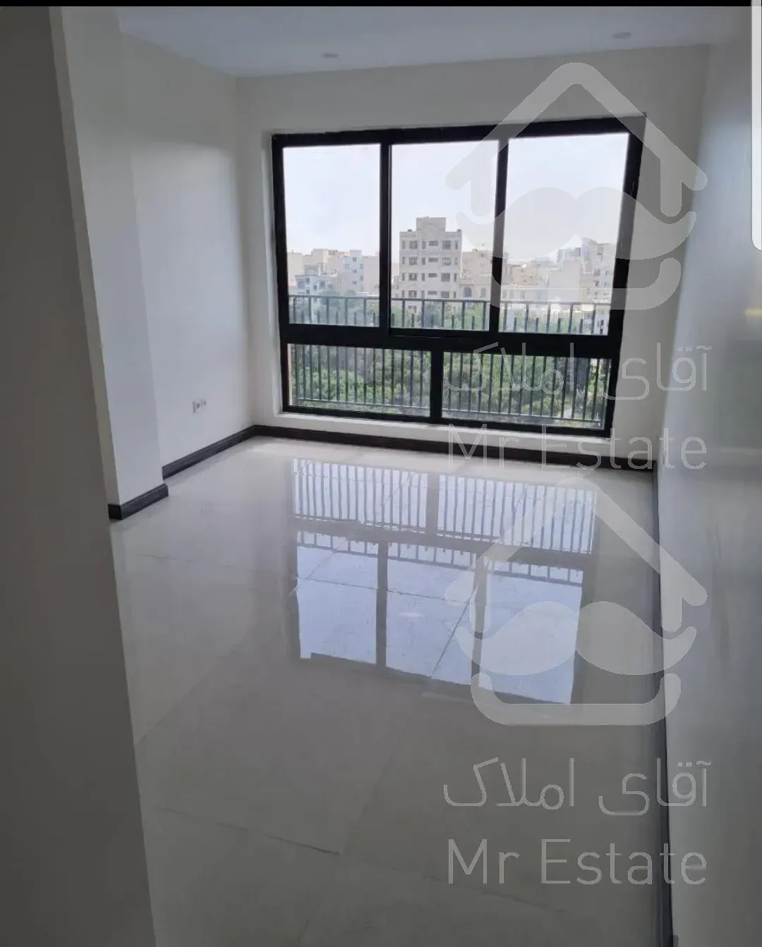 فروش ملک نوساز سه طبقه تک واحدی بصورت یکجا در زیبادشت دهکده المپیک