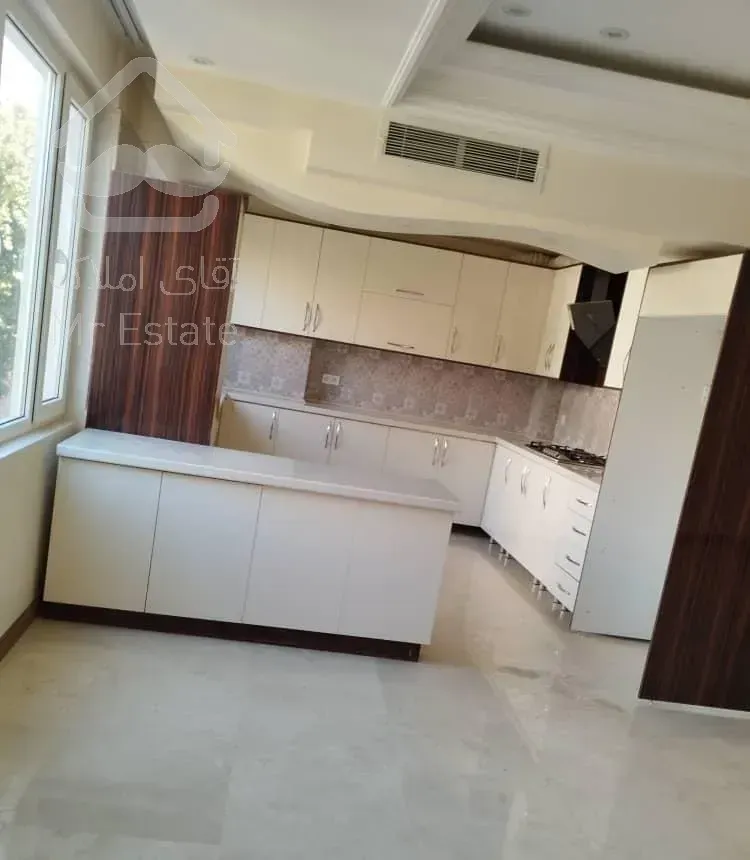 آجودانیه ۱۷۰ متر ۳ خواب ۲ مستر ۲ پارکینگ ۶ ساله