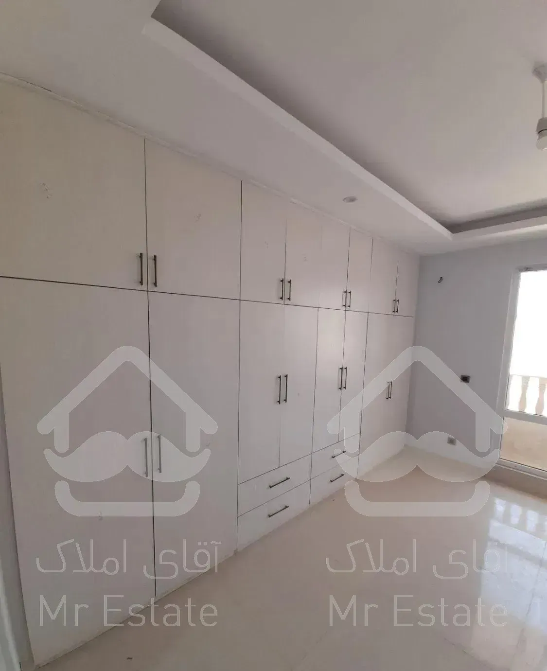 ۱۳۵ متر سه خواب صفر سند اماده شیک و برند