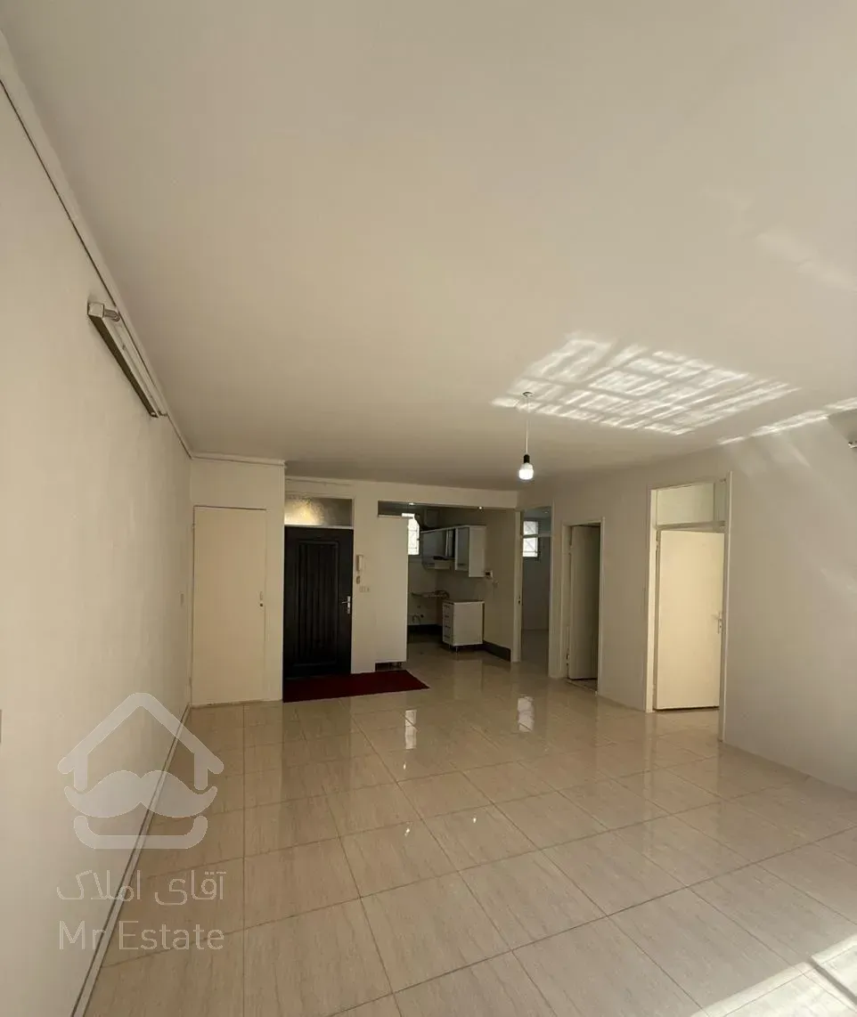 ۱۰۰ متر همکف با ورودی مجزا فقط برای سکونت ۲ نفر