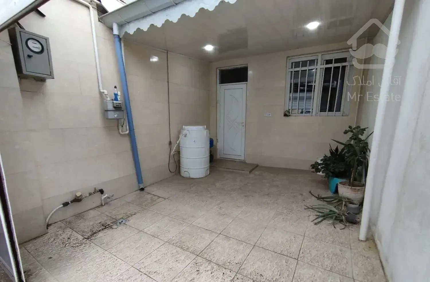 ویلایی 77مترشیک پارکینگ و حیاط دار پشت آتشنشانی