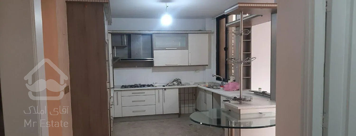 آپارتمان ۱۹۵ متر اندرزگو