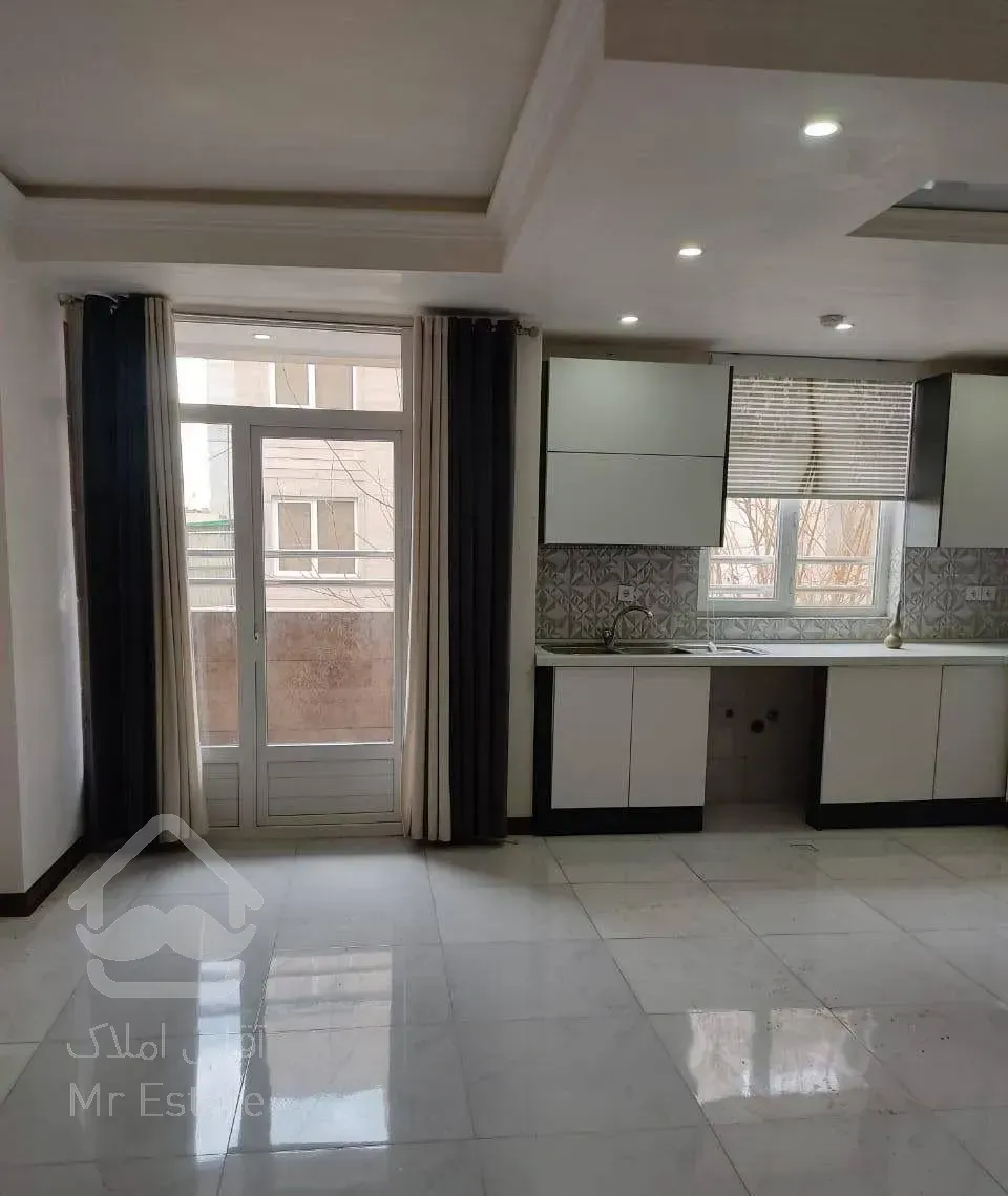 ۴۵متر/طبقه۱باپارکینگ/نورگیر/جمالزاده جمهوری