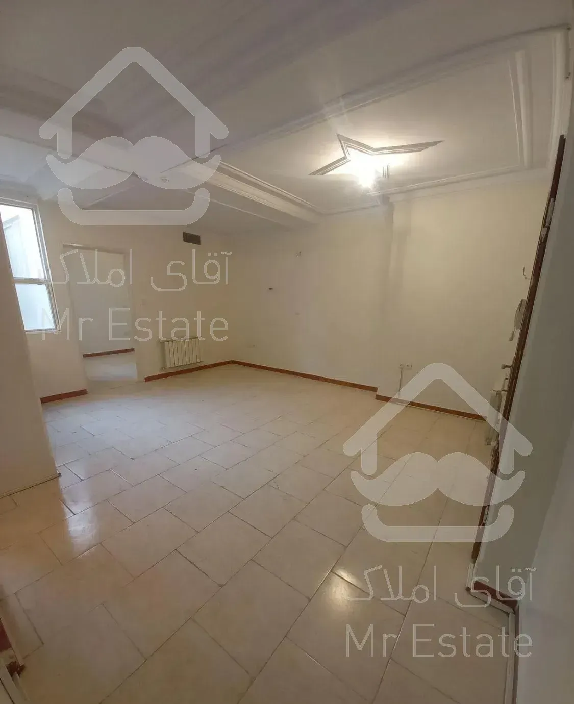 ۵۵متری با انباری و آسانسور تخلیه شرق بلوار پروین