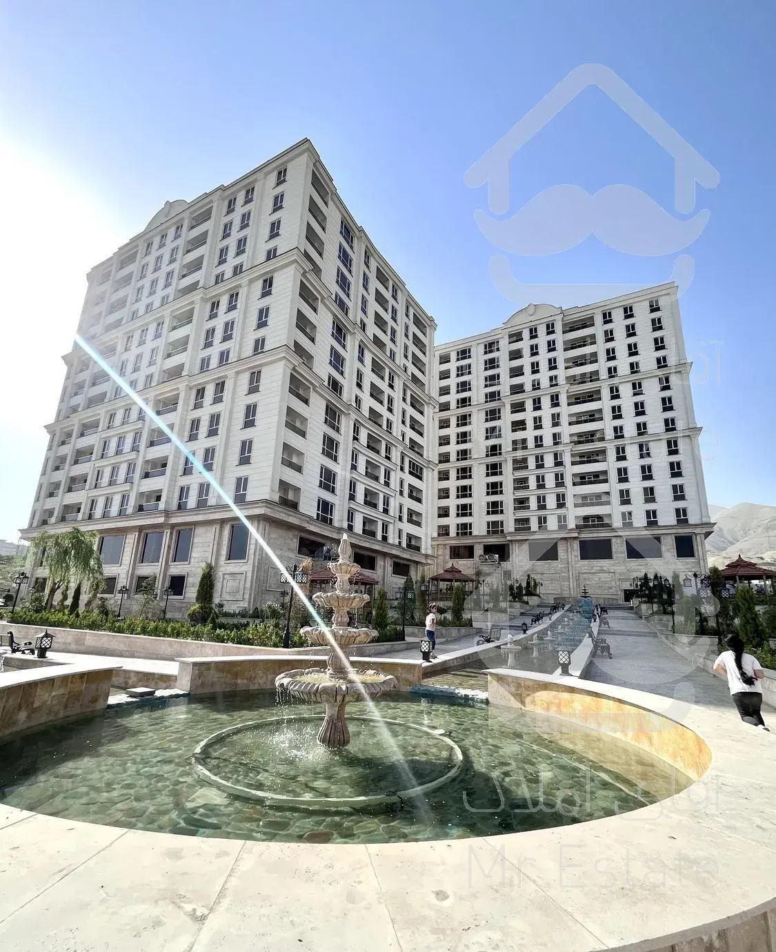 ۶۵متر/ برج‌رونیکا‌پالاس انقلاب‌مدرنیته، دفتر‌فروش‌